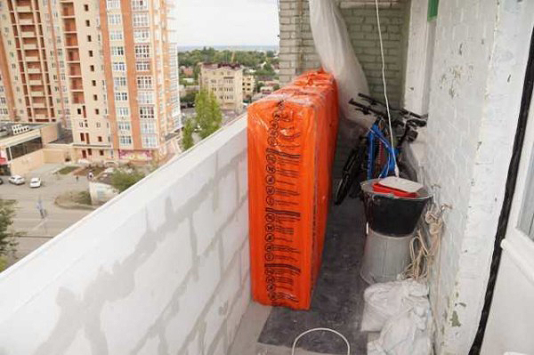 Spojenie balkóna (loggie) s kuchyňou či izbou