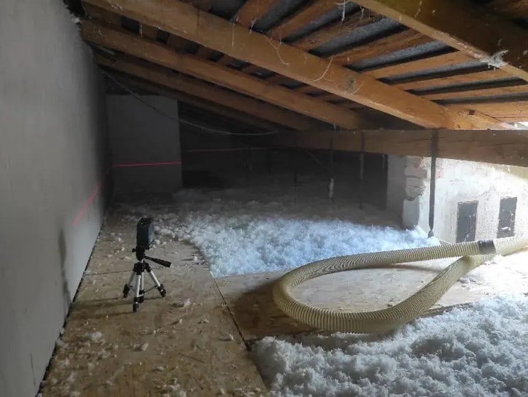 Zateplenie betónového stropu z povaly na voľnú plochu