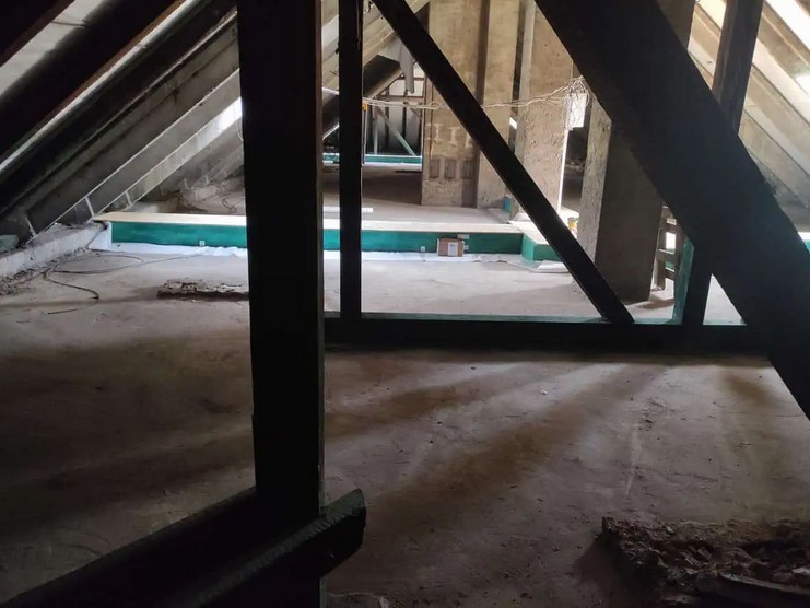 Zateplenie stropu bytového domu s montážou parozábrany