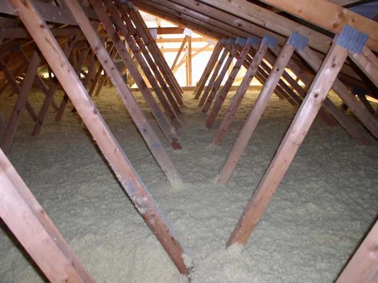 Realizácia fúkanej izolácie